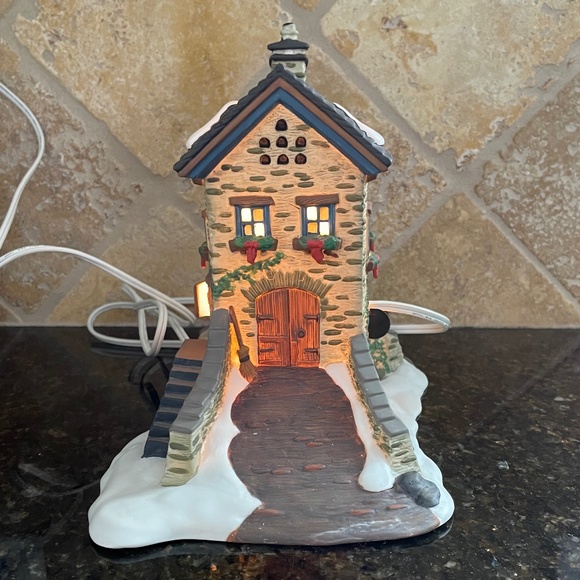 Department 56 Heritage Village Collection Dicken’s Village Series “The Maltings” - Picture 10 of 10